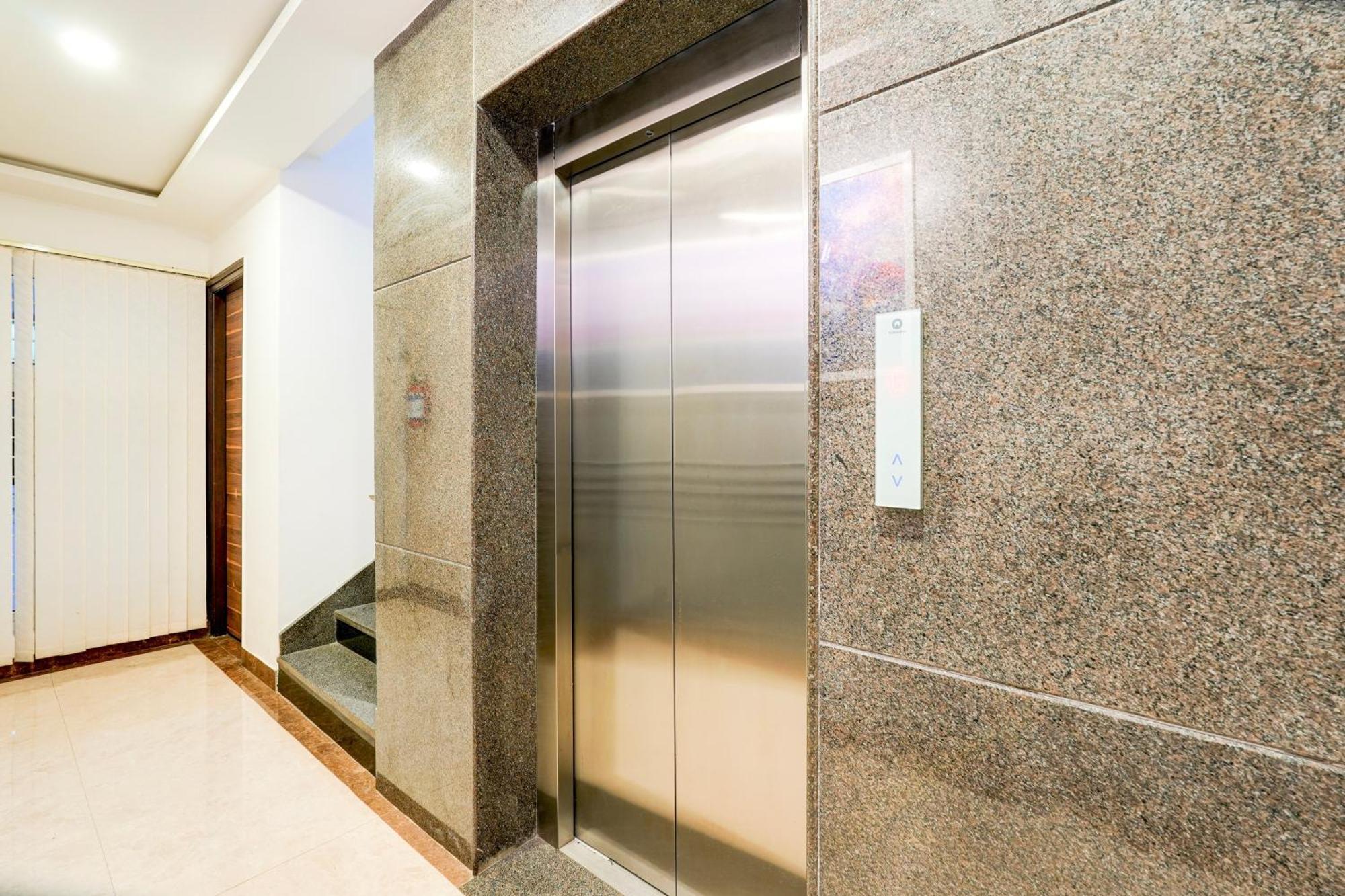 Super Townhouse Oak Aecs Formerly Bangalore Times Exterior photo