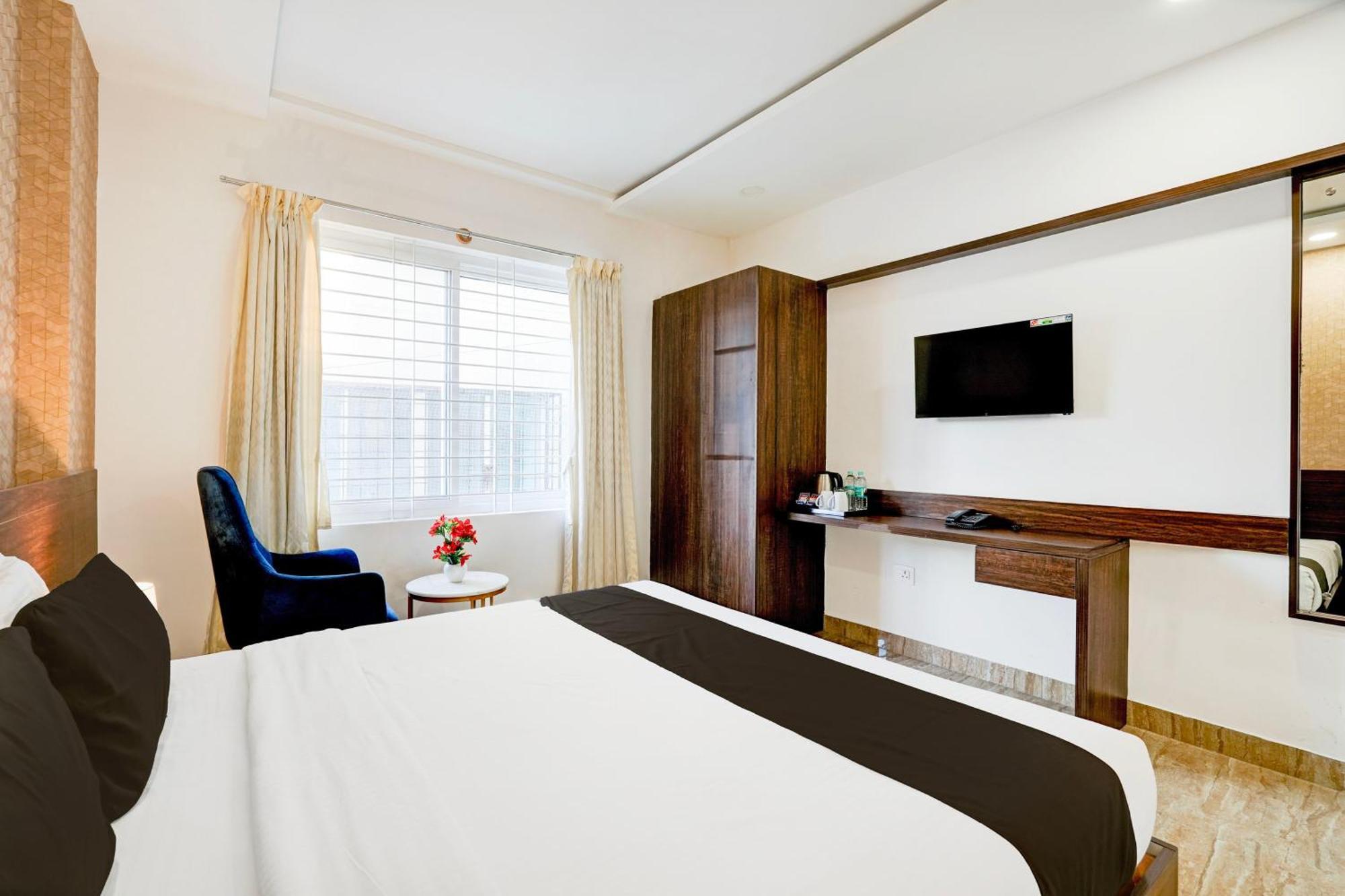 Super Townhouse Oak Aecs Formerly Bangalore Times Exterior photo