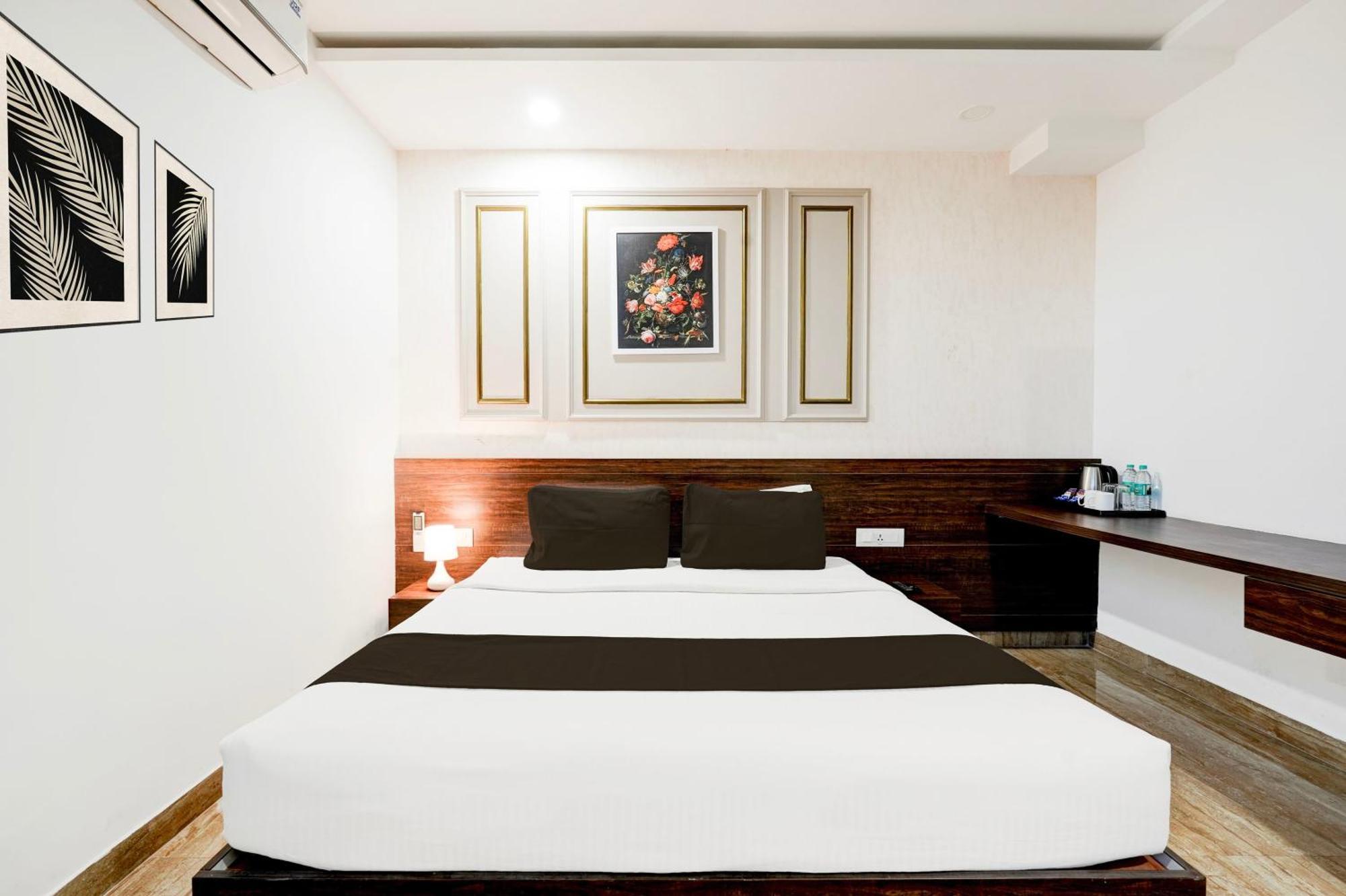 Super Townhouse Oak Aecs Formerly Bangalore Times Exterior photo